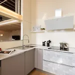 In The Old Town Of - Monicacomoapartment Апартаменты *