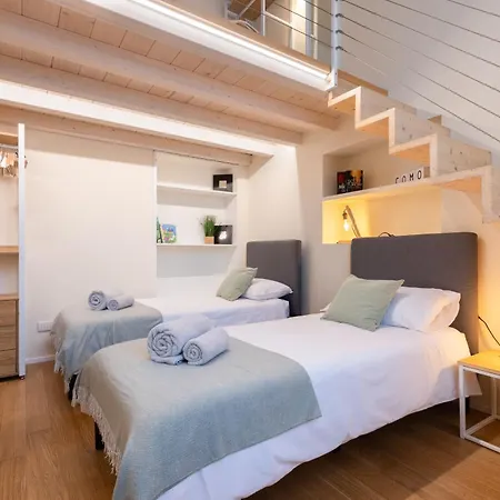In The Old Town Of - Monicacomoapartment Como