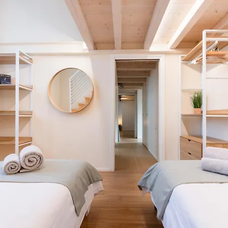 Apartment In The Old Town Of - Monicacomoapartment *