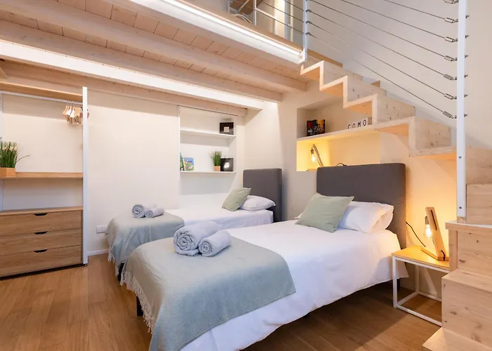 In The Old Town Of - Monicacomoapartment Como