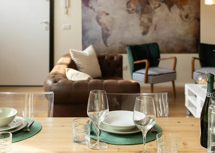 In The Old Town Of - Monicacomoapartment Como