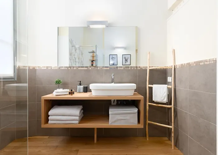 Apartamento In The Old Town Of - Monicacomoapartment