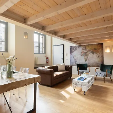 In The Old Town Of - Monicacomoapartment 科莫